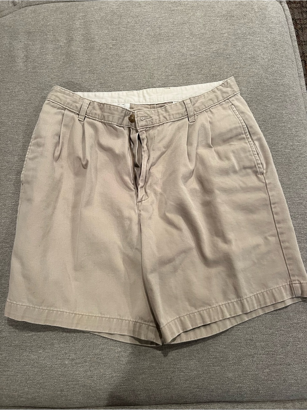 bill blass Tan Pleated Cargo Shorts